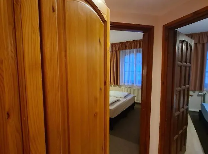 Palantir Panzio 4* Мишкольц